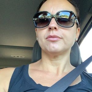 Meet your Posher, Leezette